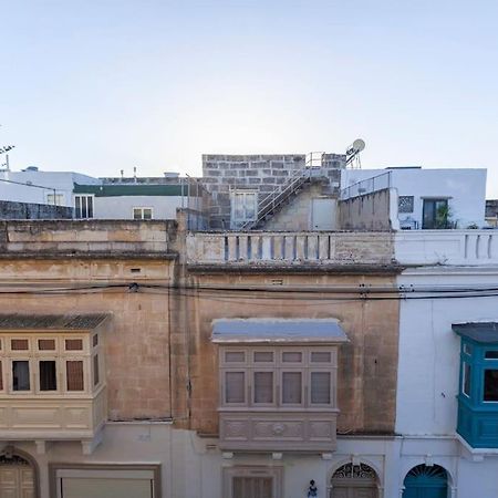 Beautiful, Typical Maltese 4Br Home With Roof Top By 360 Estates 슬리에마 외부 사진