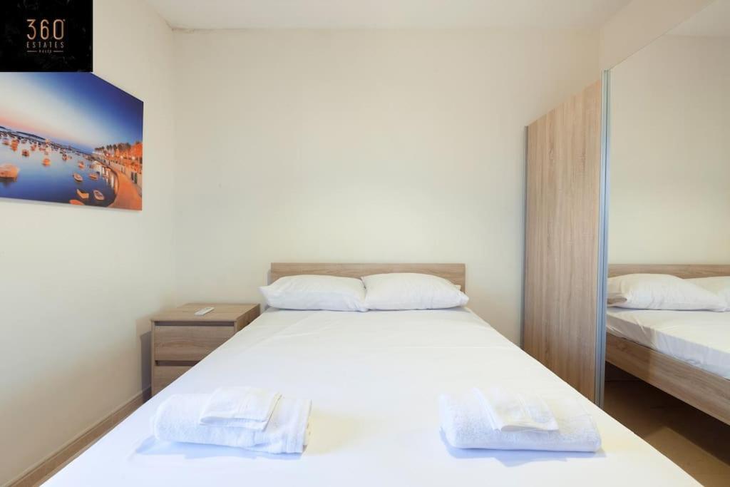 Beautiful, Typical Maltese 4Br Home With Roof Top By 360 Estates 슬리에마 외부 사진