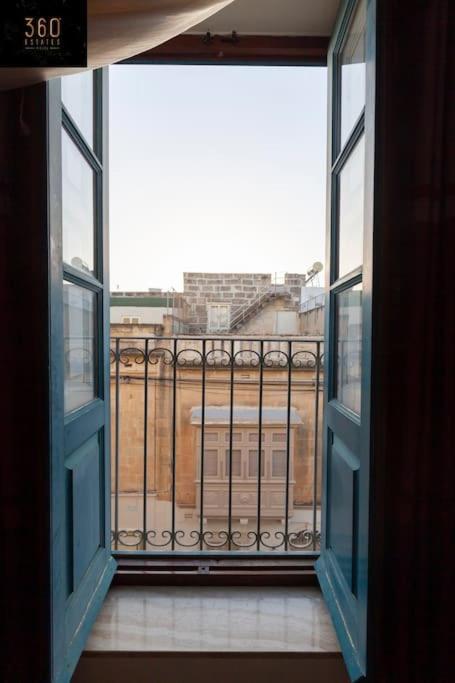 Beautiful, Typical Maltese 4Br Home With Roof Top By 360 Estates 슬리에마 외부 사진