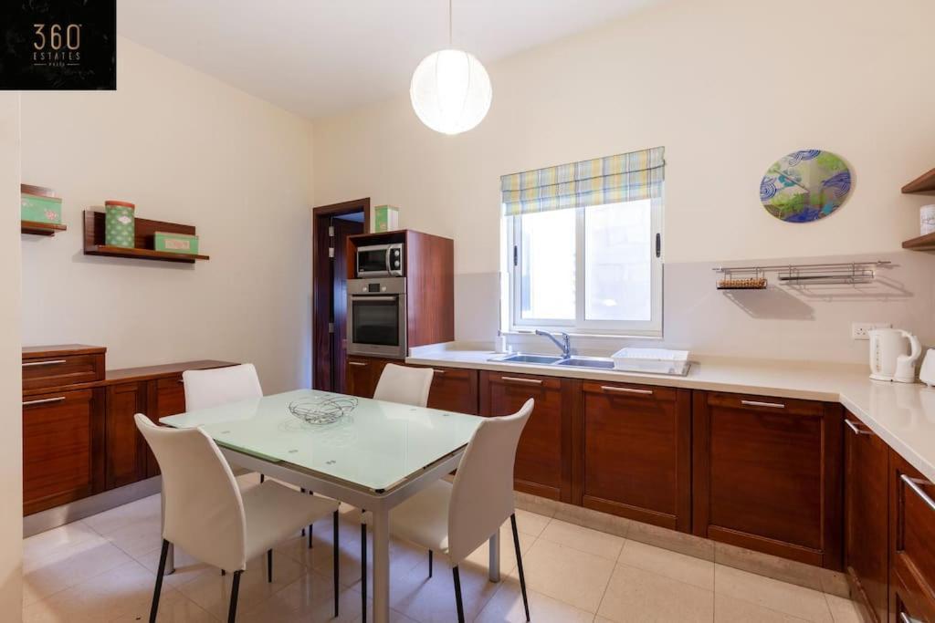 Beautiful, Typical Maltese 4Br Home With Roof Top By 360 Estates 슬리에마 외부 사진