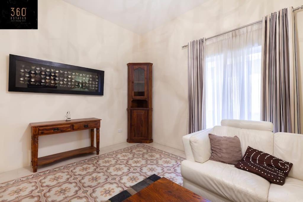 Beautiful, Typical Maltese 4Br Home With Roof Top By 360 Estates 슬리에마 외부 사진